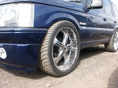 Range Rover Alloy Wheel: click to zoom picture.